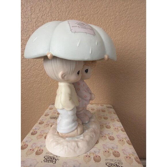 Precious Moments 1997 "He Is Our Shelter From the Storm" #523550 Enesco NIB - Picture 8 of 15